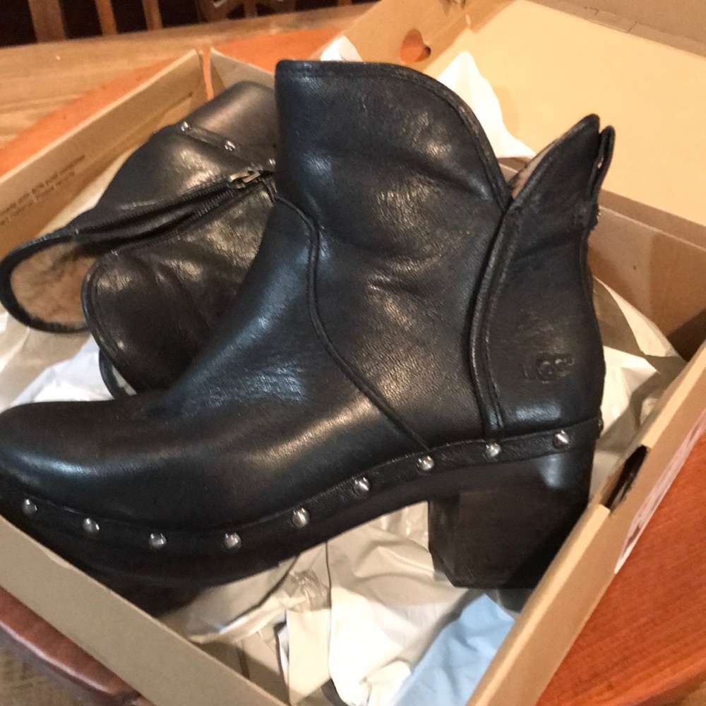 Ladies Ugg booties